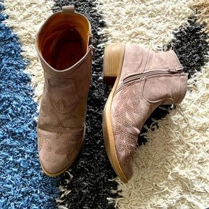 Beige booties